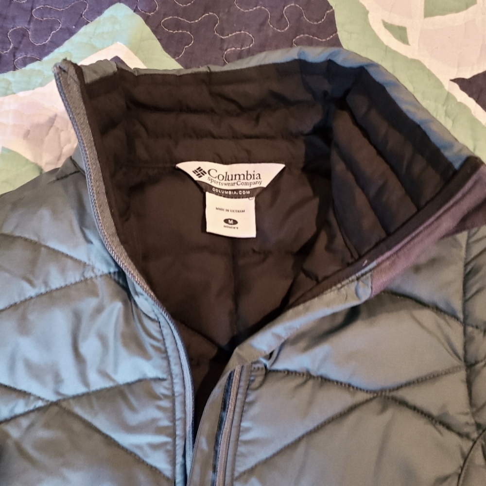 Columbia vest